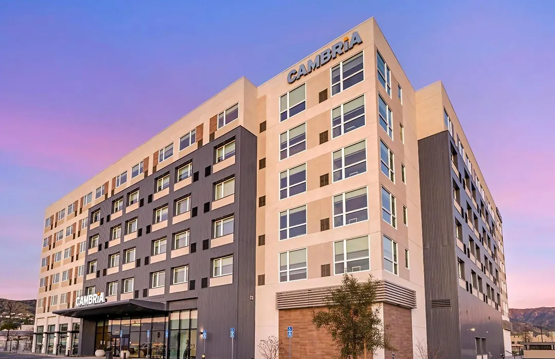 Cambria Hotel Burbank Airport-1