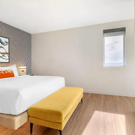 Cambria Hotel Burbank Airport-2
